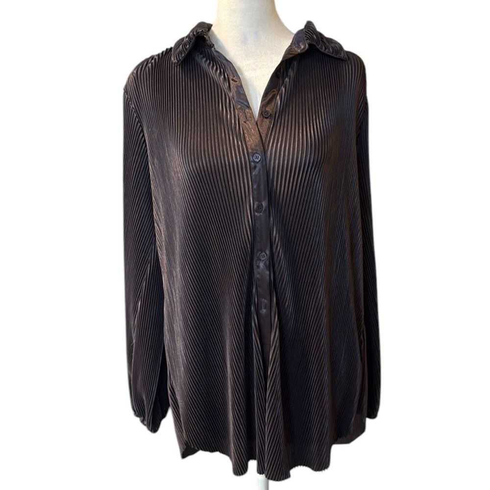R O & D E Pleated Top long sleeve button down Small